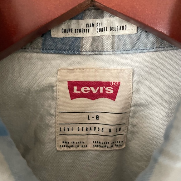 Levi’s western style button down shirt - Picture 3 of 6